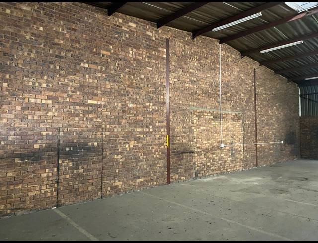 187M² WAREHOUSE TO LET IN WADEVILLE